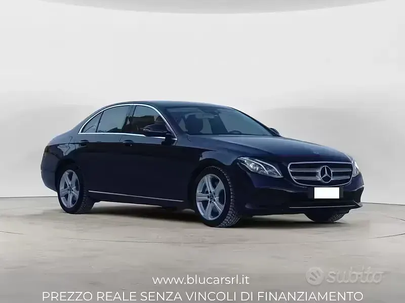 Usata Mercedes E220 194 CV (142 kW) 2018 Bluazzurro Berlina