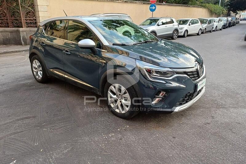 Usata Renault Captur Zen 145 CV (106 kW) 2022 Grigio SUV