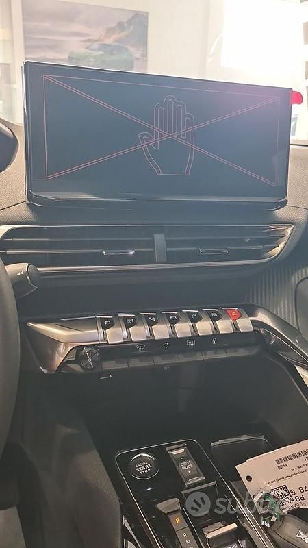 Usata Peugeot 3008 136 CV (100 kW) 2024 Blu SUV