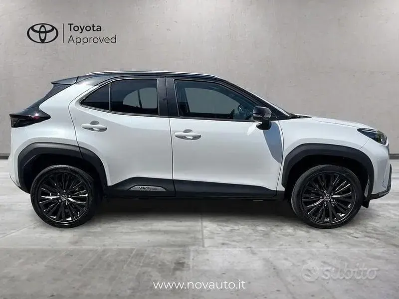 Usata Toyota Yaris Cross 116 CV (85 kW) 2022 Bianco SUV