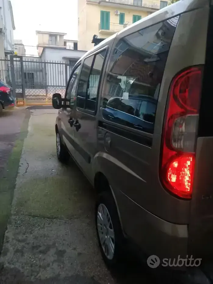 Usata Fiat Doblò 75 CV (55 kW) 2008 Marrone Monovolume