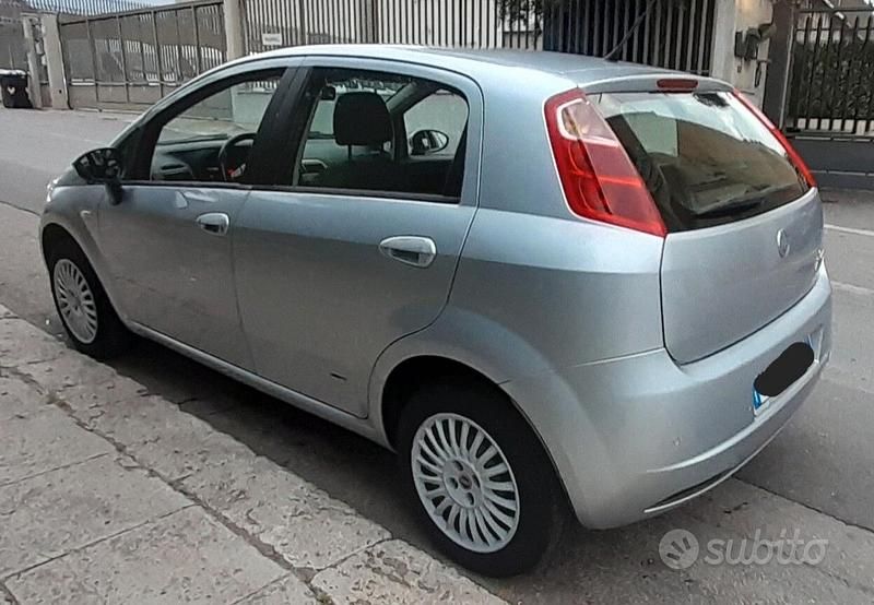 Usata Fiat Grande Punto Active 77 CV (56 kW) 2006 Grigio Utilitaria