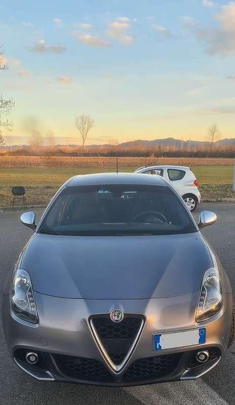 Usata Alfa Romeo Giulietta Super 120 CV (88 kW) 2018 Grigio Berlina