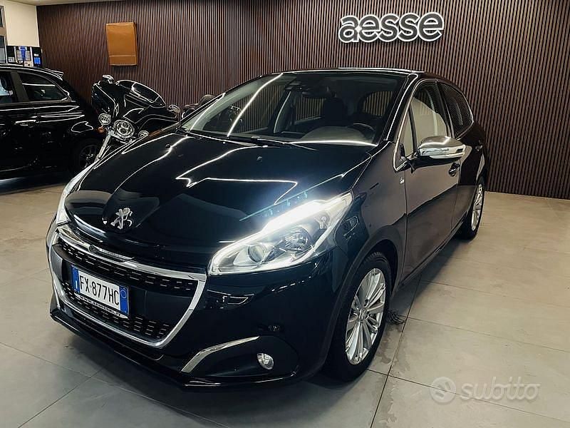Nero Usata 2019 Peugeot 208 Allure Due volumi | 11.400 € (Buon prezzo) - Immagine 1/4