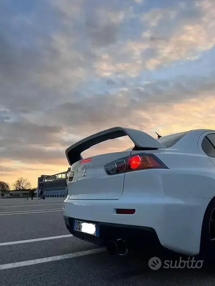 Usata Mitsubishi Lancer Evolution 295 CV (216 kW) 2009 Bianco Berlina