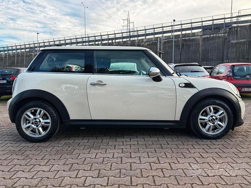 Occasion Mini ONE 75 ch (55 kW) 2011 Beige Citadine