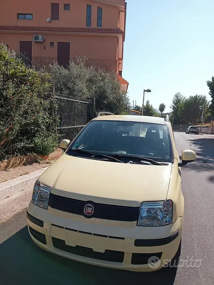Usata Fiat Panda Emotion 69 CV (50 kW) 2011 Giallo Utilitaria