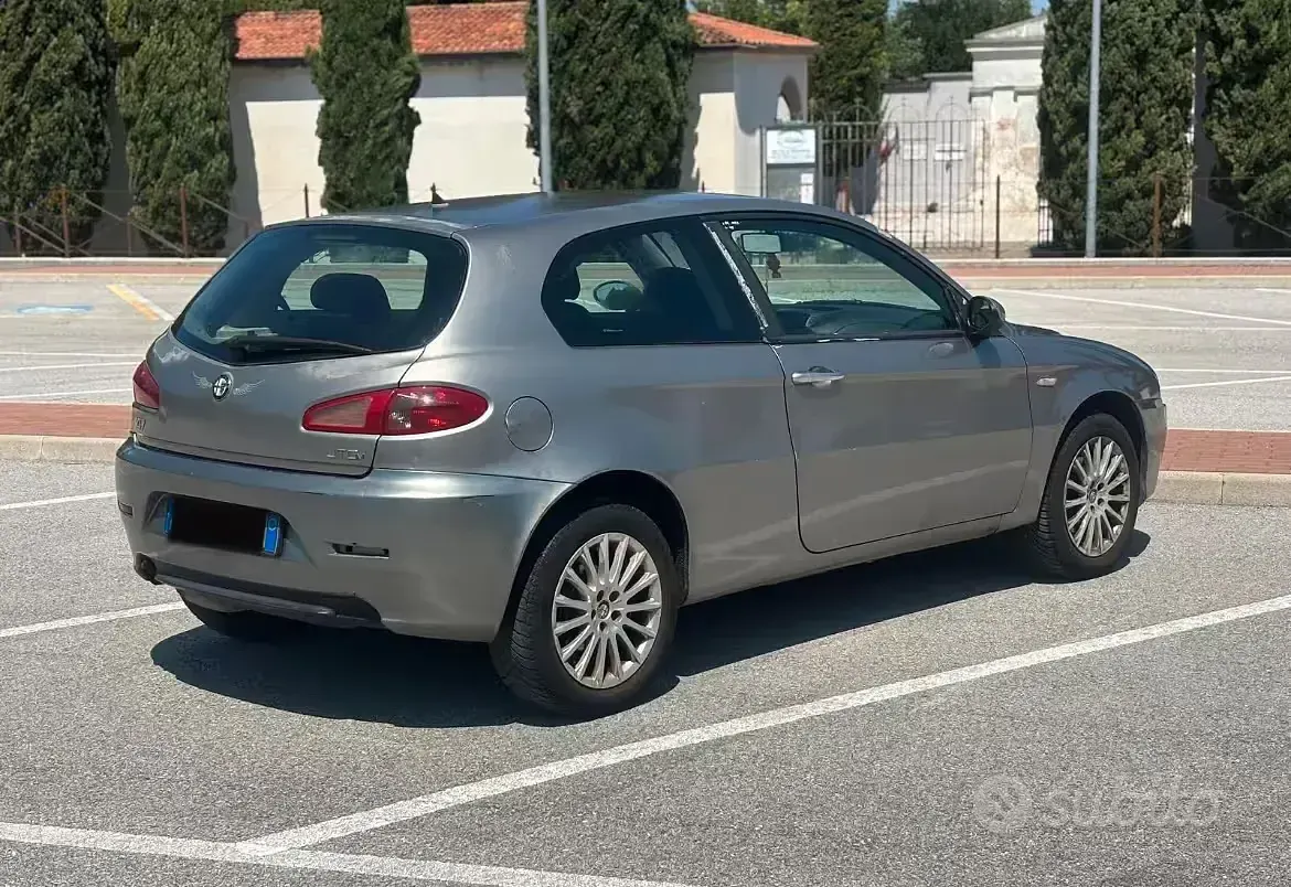 Usata Alfa Romeo 147 150 CV (110 kW) 2008 Grigio Utilitaria