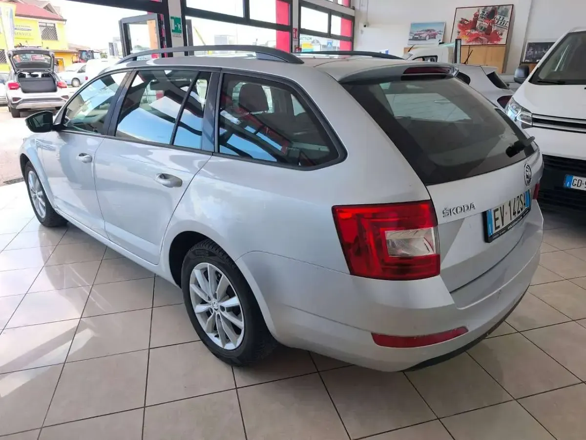 Usata Skoda Octavia Ambition 105 CV (77 kW) 2014 Argento Station wagon