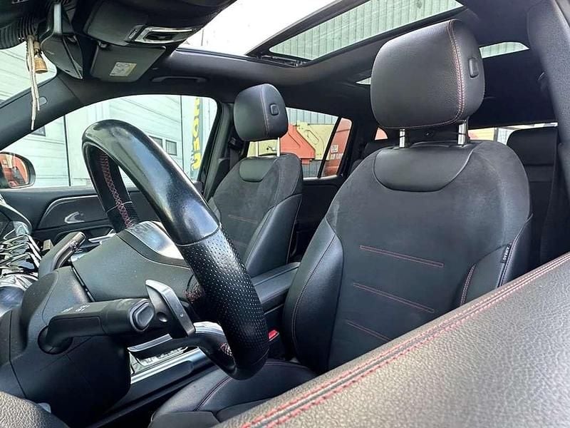 Käytetty Mercedes GLB200 150 HP (110 kW) 2020 Musta Katumaasturi