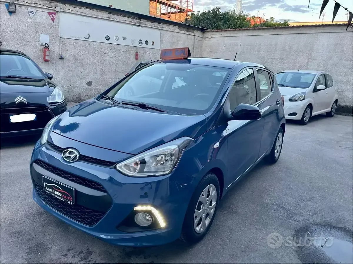 Usata Hyundai i10 Edition 67 CV (49 kW) 2014 Blu Utilitaria