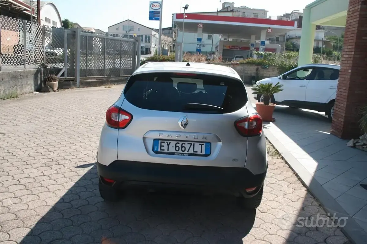 Usata Renault Captur 90 CV (66 kW) 2015 Grigio SUV