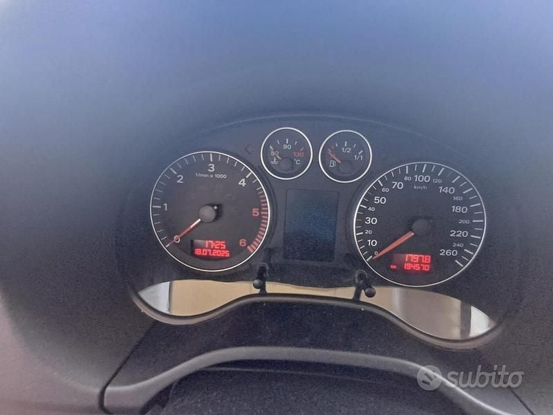 Begagnad Audi A3 105 HK (77 kW) 2005 Grå Halvkombi