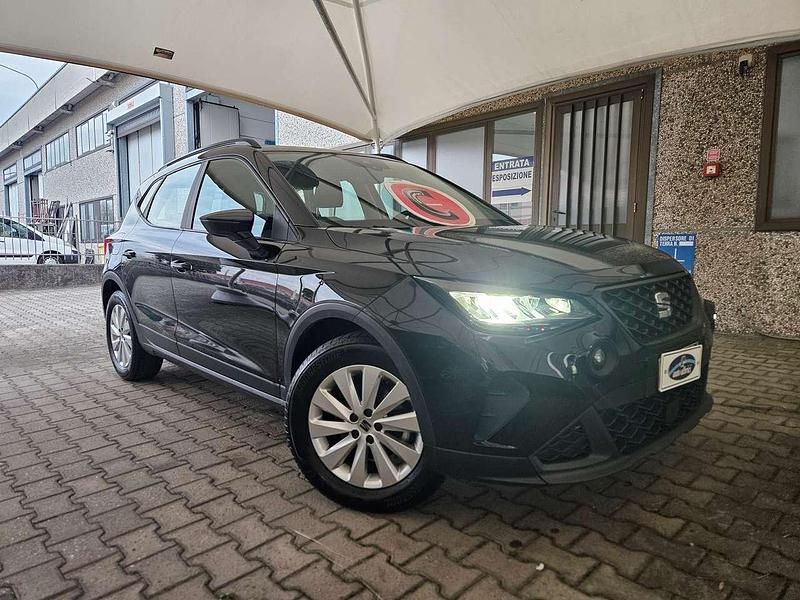 Metallizzato nero Usata 2023 Seat Arona Style SUV | 15.400 € (Buon prezzo) - Immagine 1/4