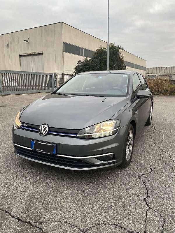 Usata VW Golf VIII 131 CV (96 kW) 2020 Grigio Berlina