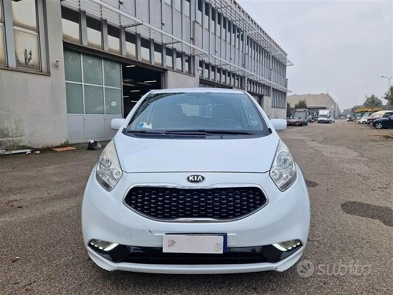 Usata Kia Venga 90 CV (66 kW) 2015 Bianco Utilitaria