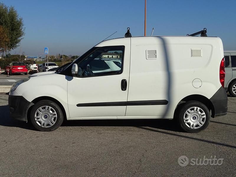 Usata Fiat Doblò 90 CV (66 kW) 2012 Bianco Monovolume