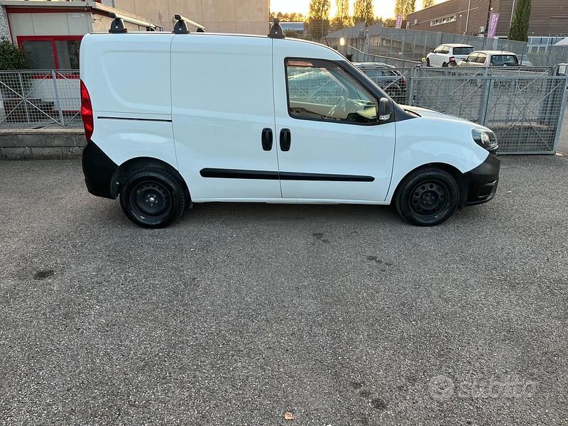 Usata Fiat Doblò S 105 CV (77 kW) 2019 Bianco Monovolume