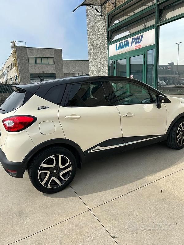Usata Renault Captur 110 CV (80 kW) 2015 Bianco SUV