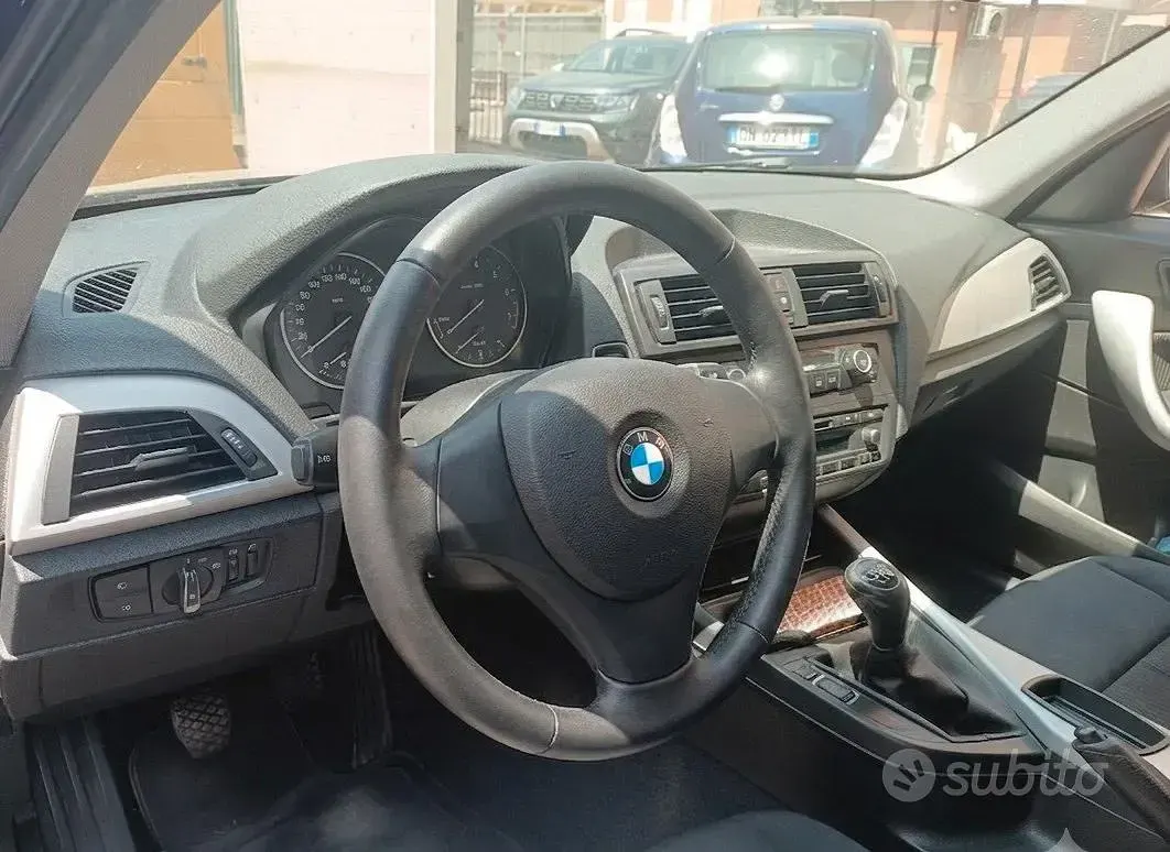 Usata BMW 118 Efficient Dynamics 170 CV (125 kW) 2012 Nero Utilitaria