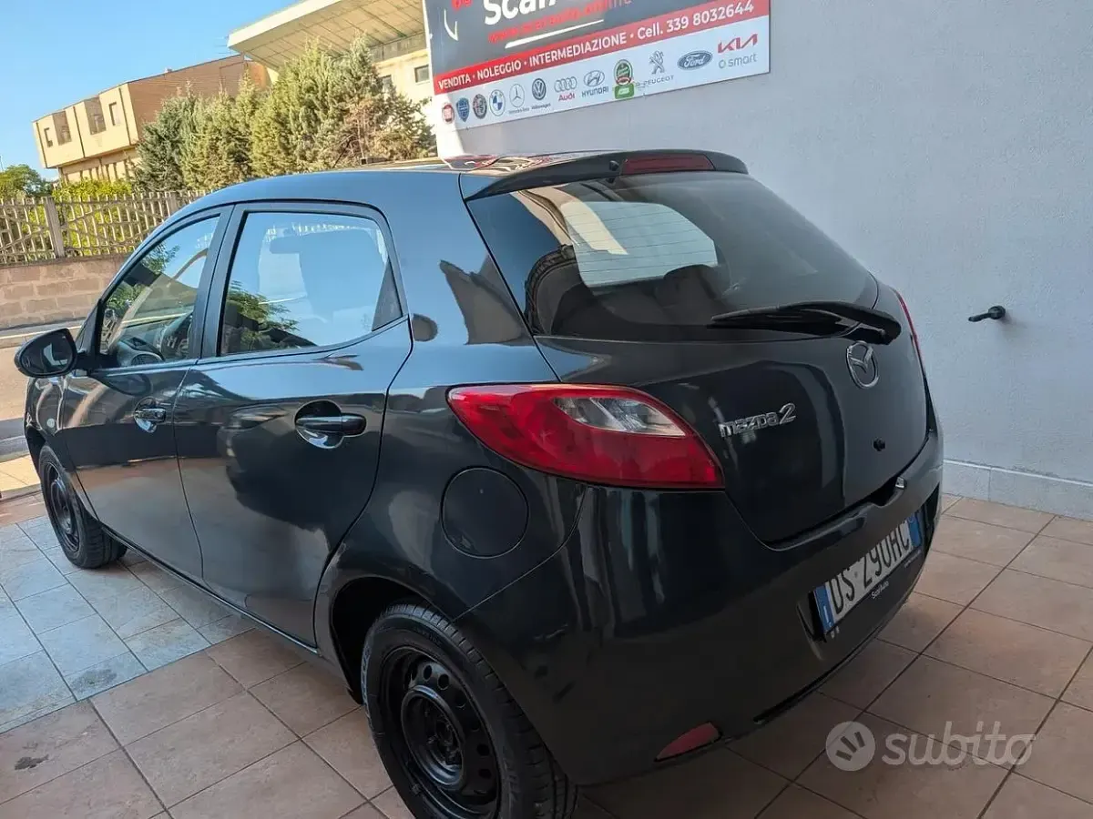 Usata Mazda 2 68 CV (50 kW) 2008 Grigio Utilitaria
