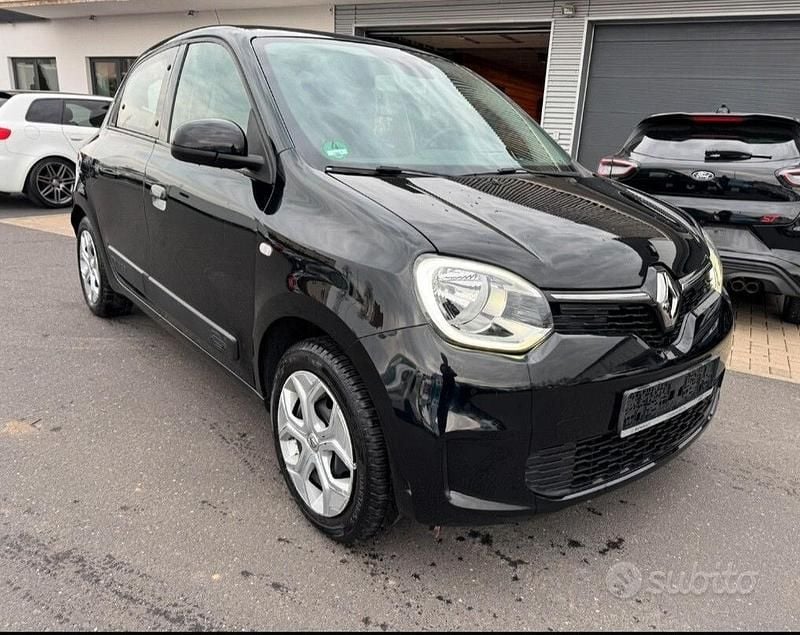 Usata Renault Twingo LIMITED 65 CV (47 kW) 2021 Nero Utilitaria