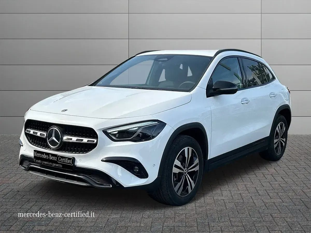 Begagnad Mercedes GLA250 Advanced Plus 163 HK (119 kW) 2025 SUV