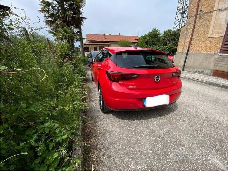 Usata Opel Astra 110 CV (80 kW) 2015 Rosso Berlina