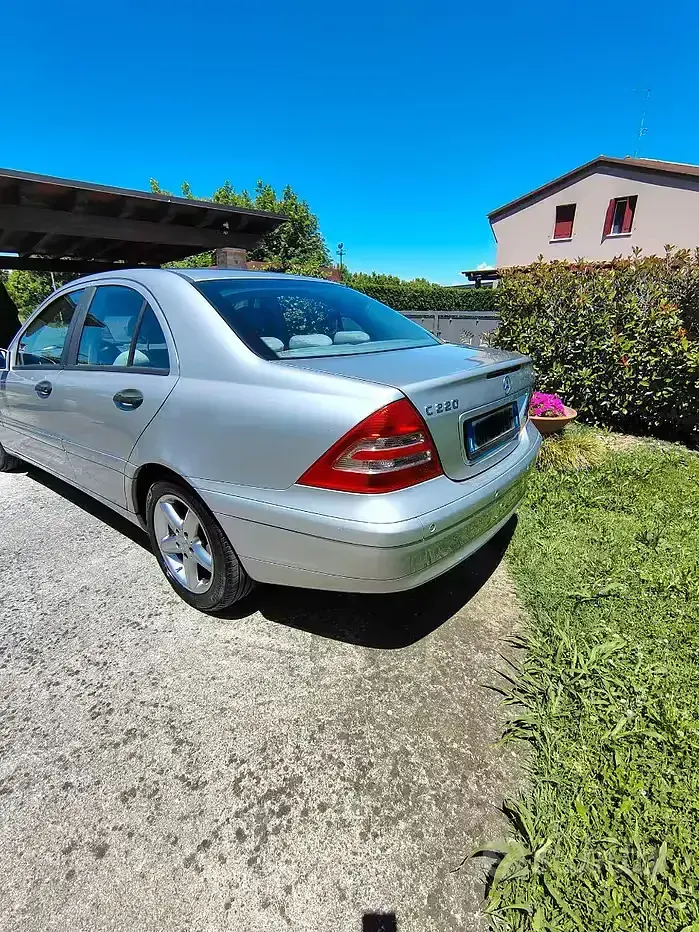 Usata Mercedes C220 150 CV (110 kW) 2004 Berlina