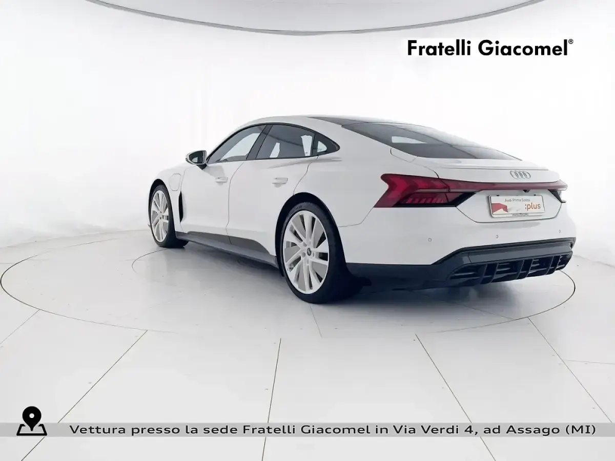 Usata Audi e-tron GT quattro Ambiente 494 kW (673 CV) 2021 Bianco ibis Berlina
