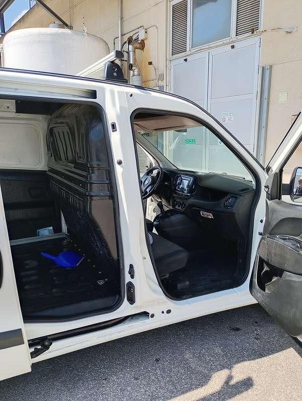Usata Fiat Doblò 90 CV (66 kW) 2017 Bianco Monovolume