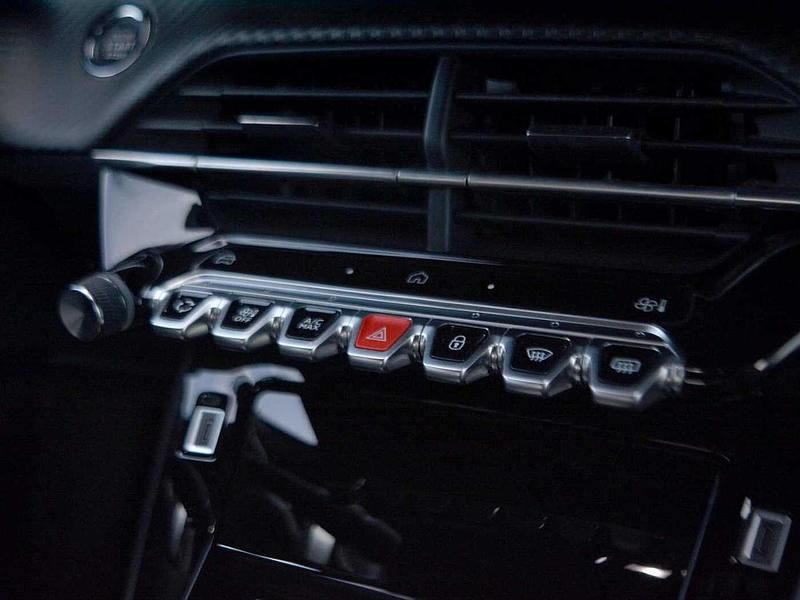 Usata Peugeot 2008 GT 131 CV (96 kW) 2024 Grigio SUV