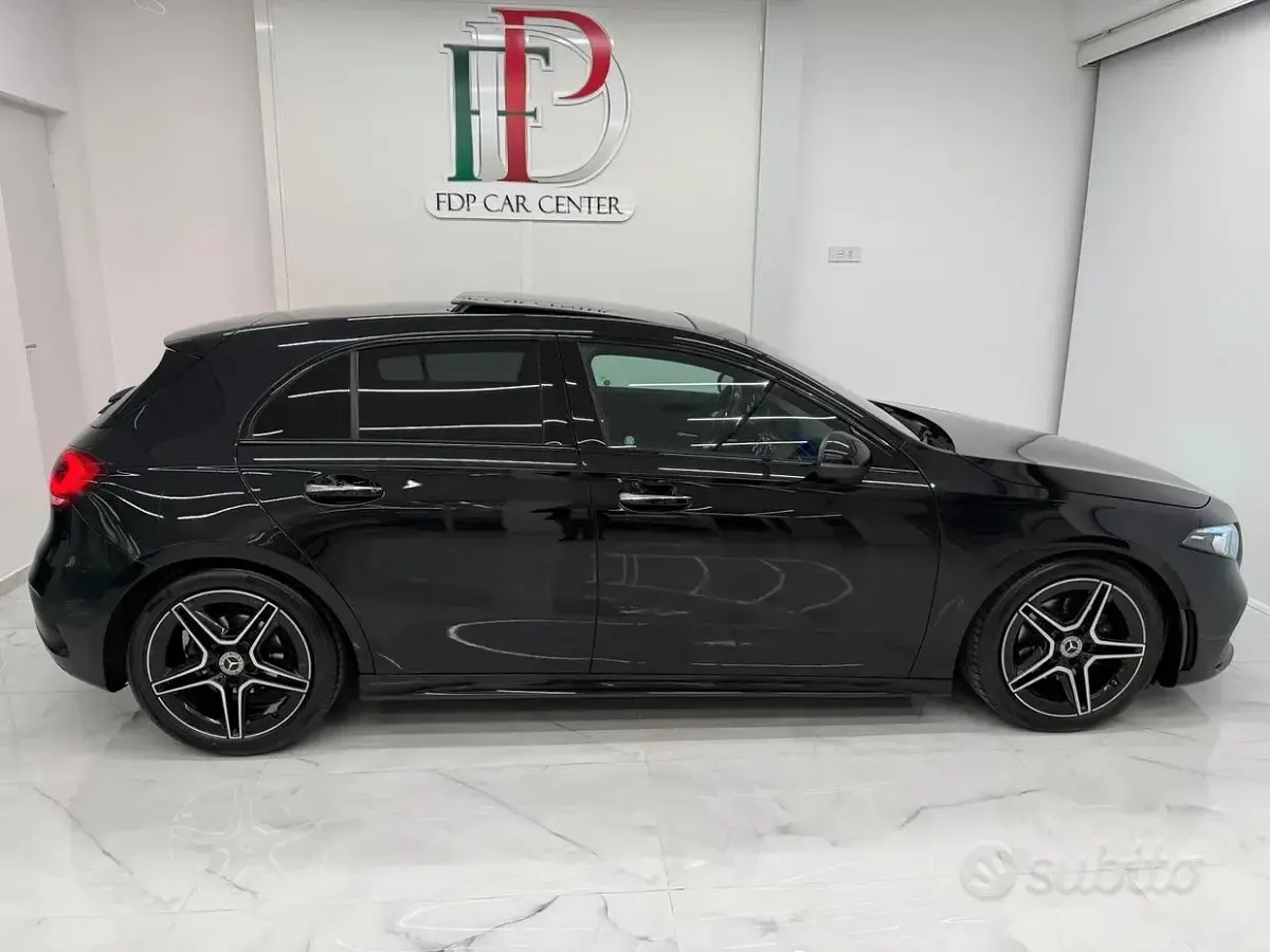 Usado Mercedes A180 Premium 136 CV (100 kW) 2019 Negro Berlina