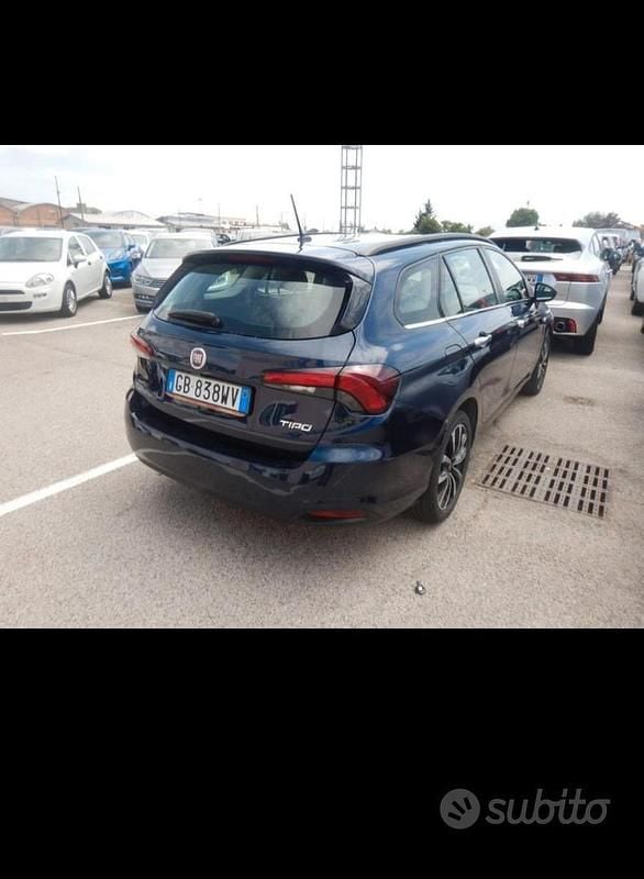 Usata Fiat Tipo 120 CV (88 kW) 2020 Blu Station wagon
