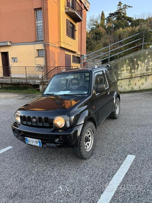 Usata Suzuki Jimny 80 CV (58 kW) 1998 SUV