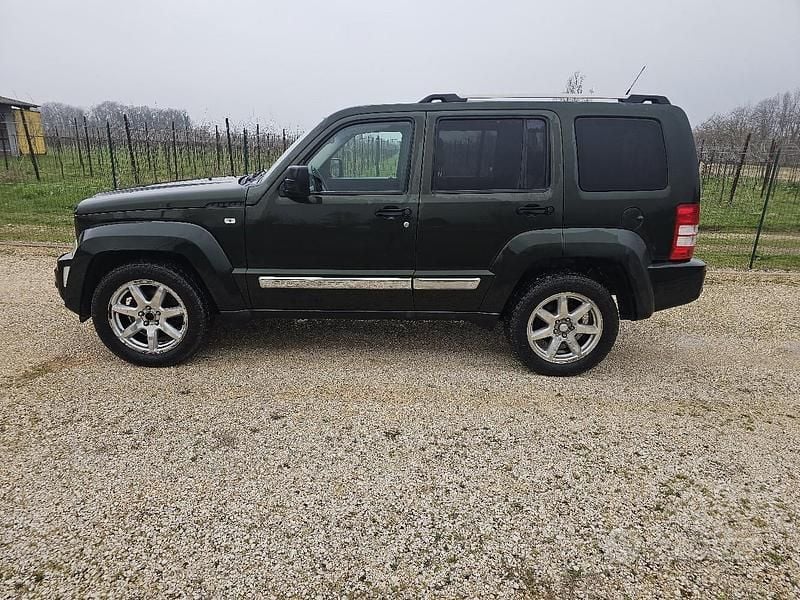 Usata Jeep Cherokee 200 CV (147 kW) 2011 Verde SUV