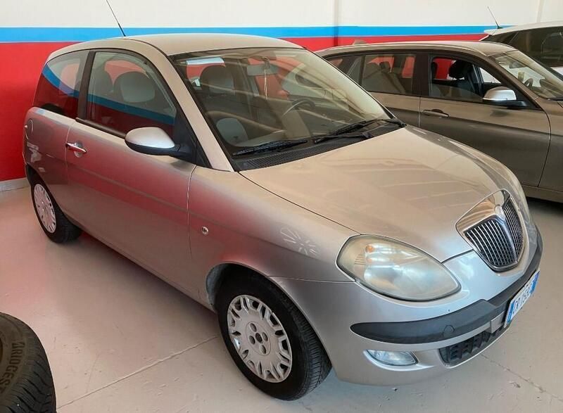 Usata Lancia Ypsilon 69 CV (50 kW) 2005 Grigio Utilitaria