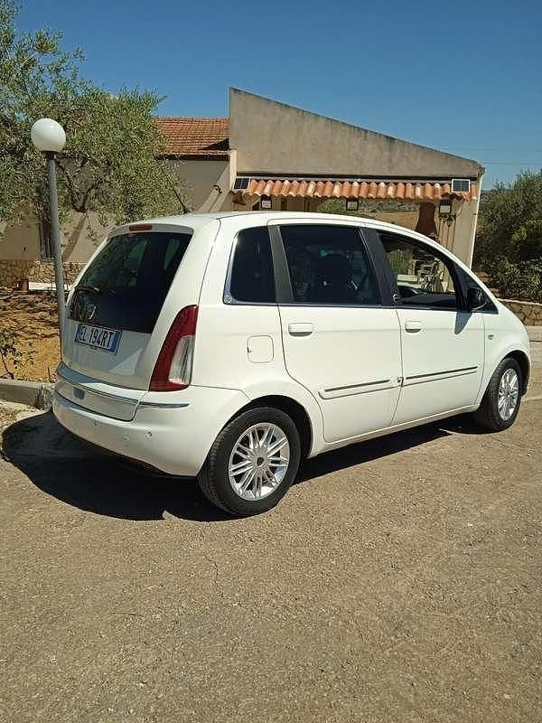 Usata Lancia Musa 77 CV (56 kW) 2012 Monovolume