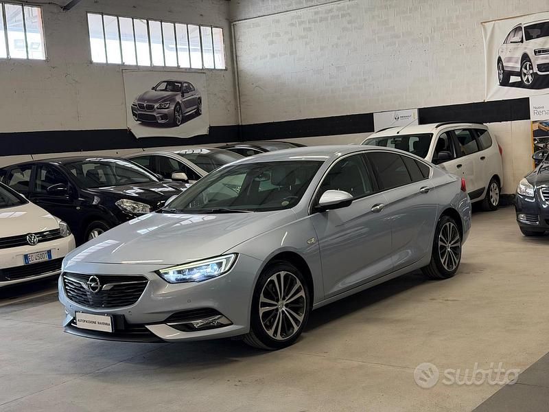 Usata Opel Insignia Innovation 136 CV (100 kW) 2018 Blu Berlina