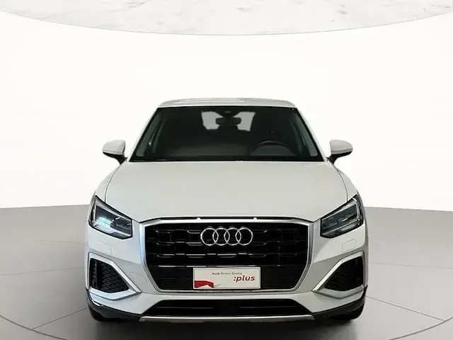 Usata Audi Q2 Advanced Plus 150 CV (110 kW) 2023 2y bianco ghiacciaio metallizz SUV