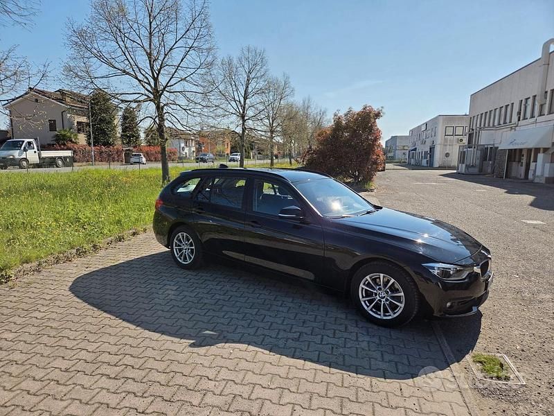Usata BMW 318 Advantage 150 CV (110 kW) 2019 Nero Station wagon