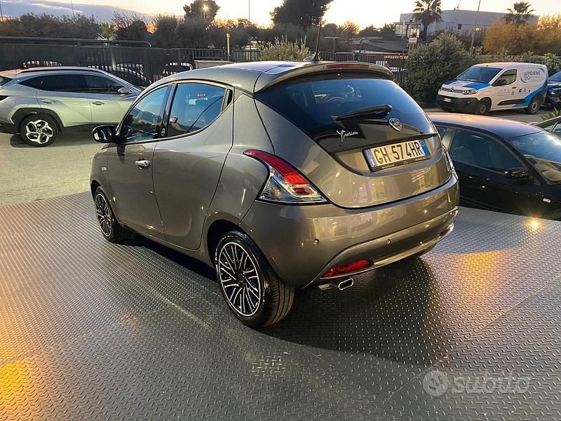 Usata Lancia Ypsilon S 69 CV (50 kW) 2021 Grigio Utilitaria