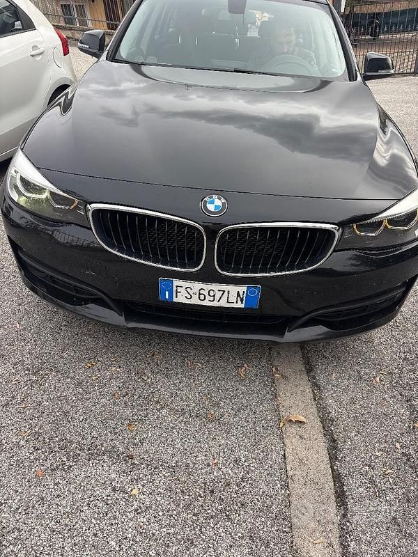 Nero Usata 2017 BMW 320 Gran Turismo Tre volumi | 16.000 € (Cara) - Immagine 1/4