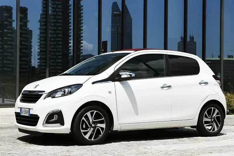 Usata Peugeot 108 Active 69 CV (50 kW) 2015 Grigio Utilitaria