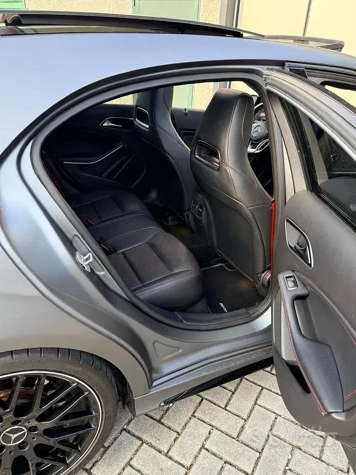 Usata Mercedes A45 AMG AMG 381 CV (280 kW) 2018 Grigio Utilitaria