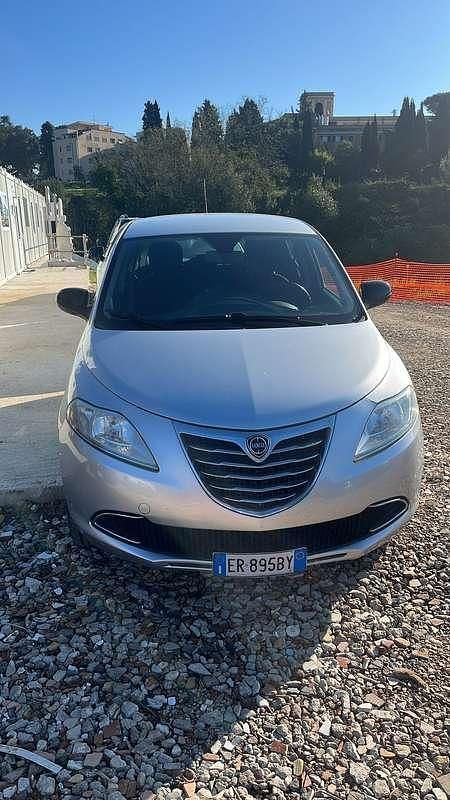 Usata Lancia Ypsilon Silver 69 CV (50 kW) 2013 Utilitaria