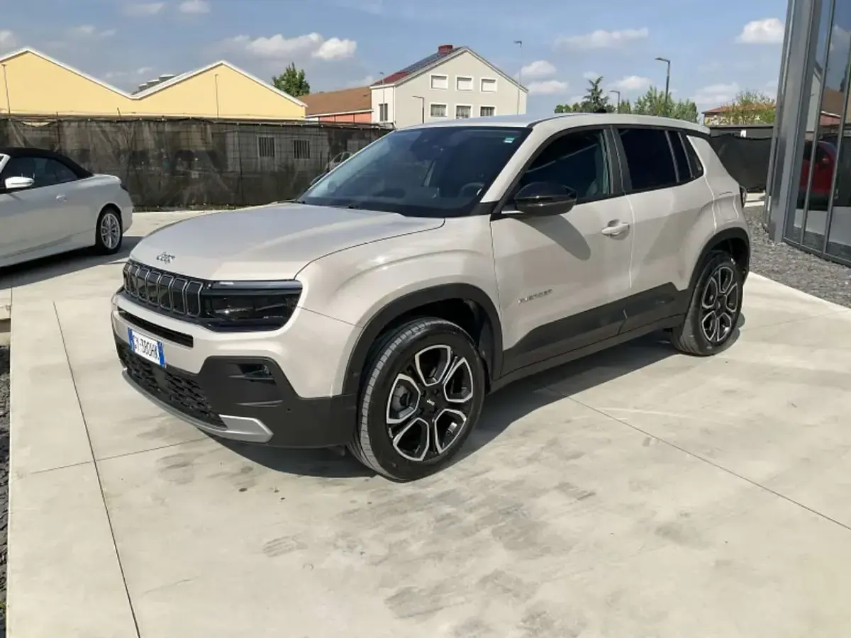 Usata Jeep Avenger Summit 109 CV (80 kW) 2025 Grigio SUV