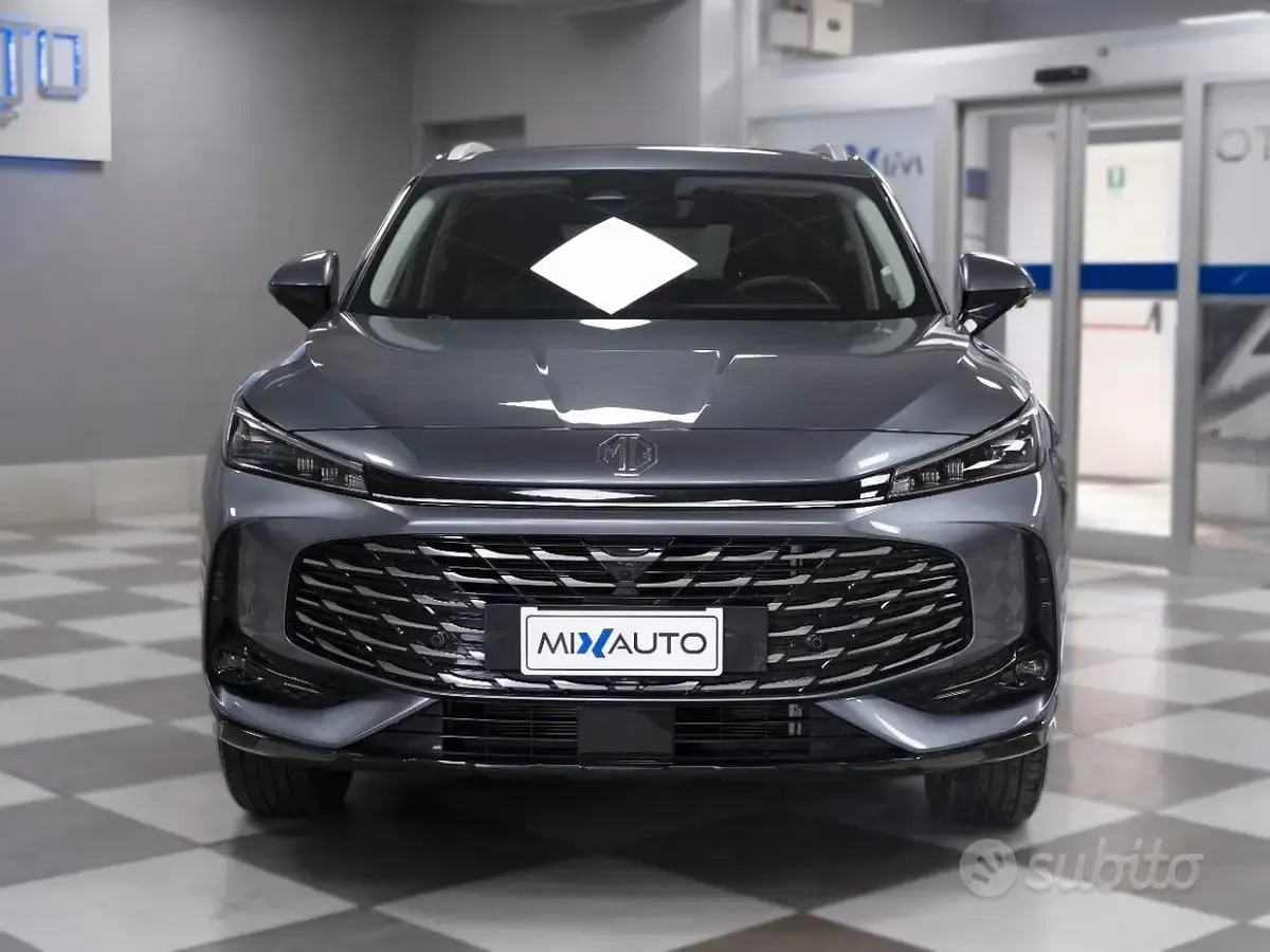 Usata MG HS Luxury 170 CV (125 kW) 2025 Grigio SUV