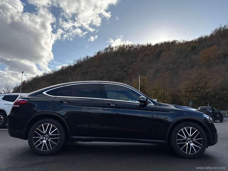 Usata Mercedes GLC220 194 CV (142 kW) 2020 Nero ossidiana Coupé