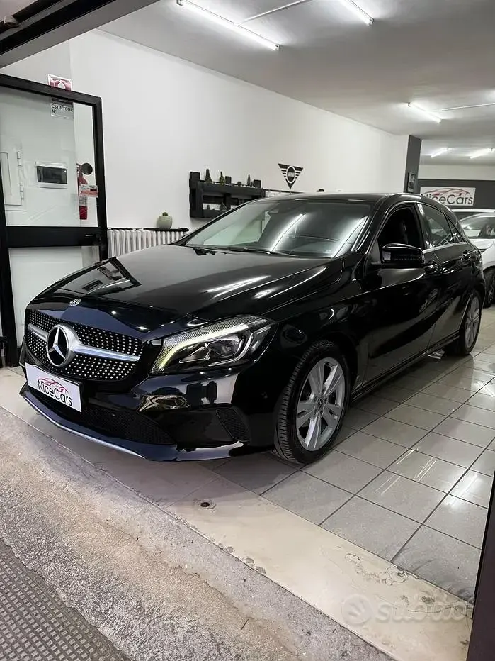 Usata Mercedes A180 Premium 109 CV (80 kW) 2018 Nero Berlina